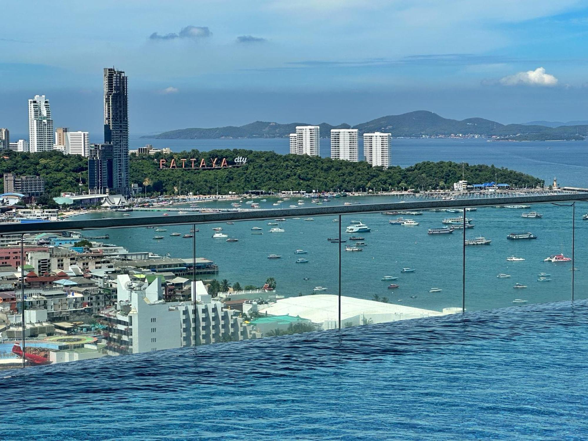 The Base Central Pattaya By Wwc Exterior foto